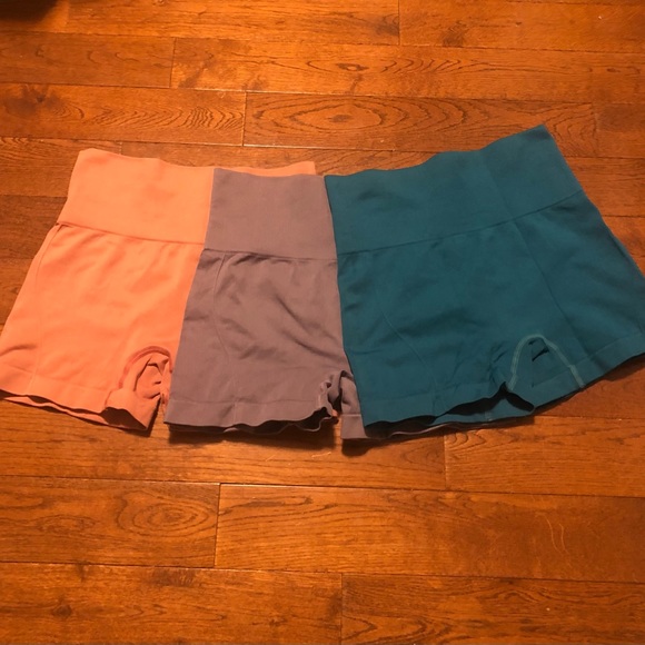 3 pack wide waistband sports shorts size small - Picture 1 of 2